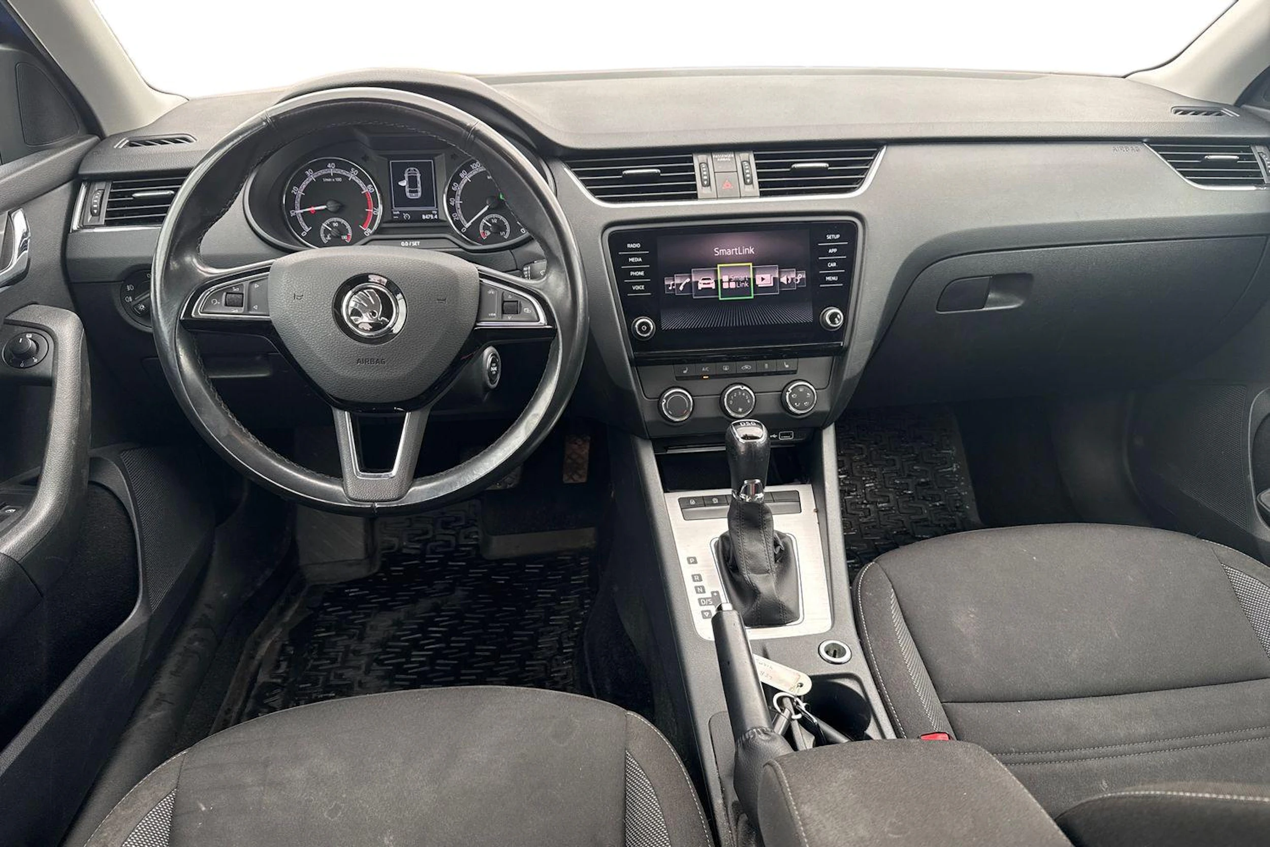 sininen Skoda Octavia 2019 kuva 9.