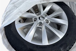 sininen Skoda Octavia 2019 kuva 12.