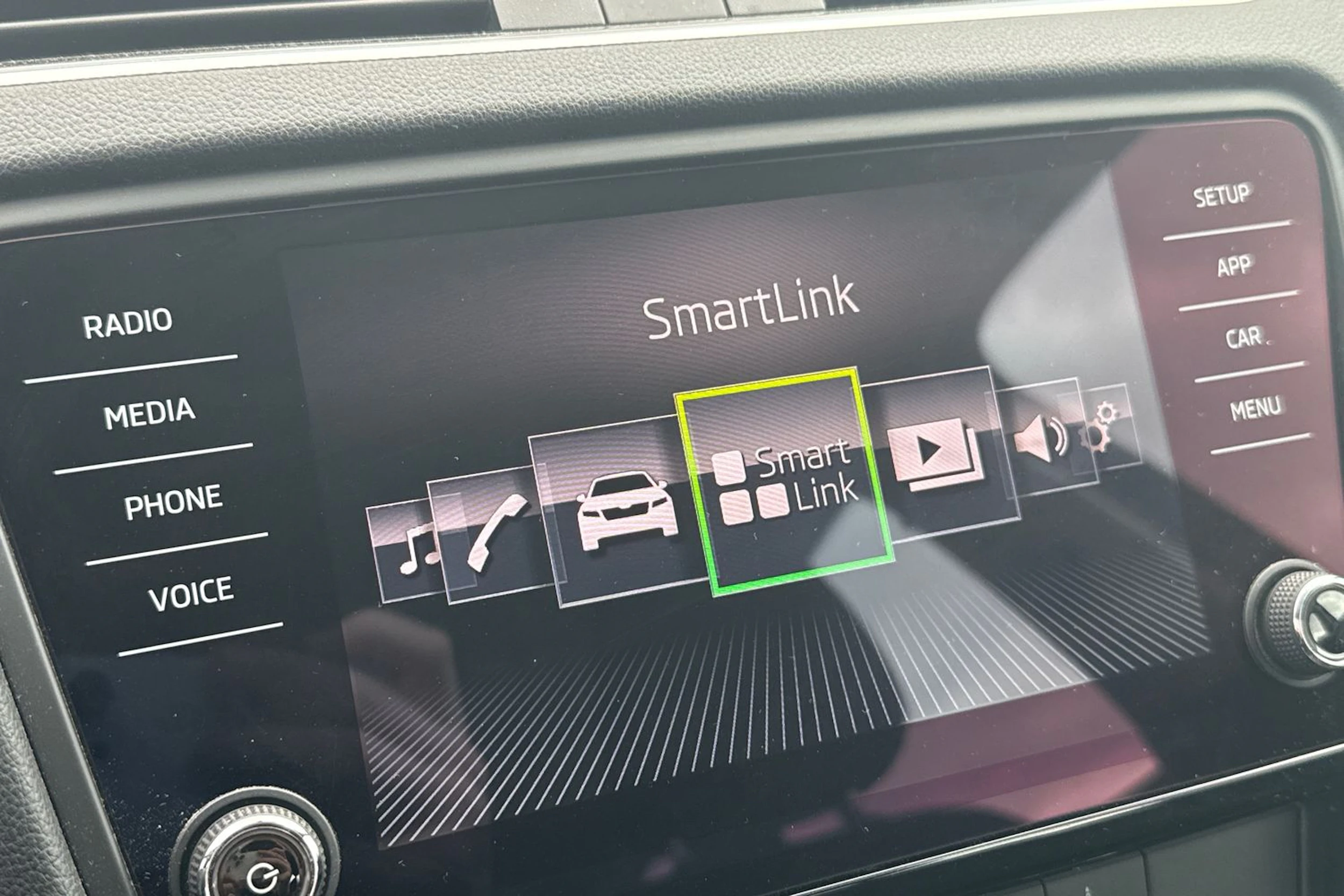 sininen Skoda Octavia 2019 kuva 19.