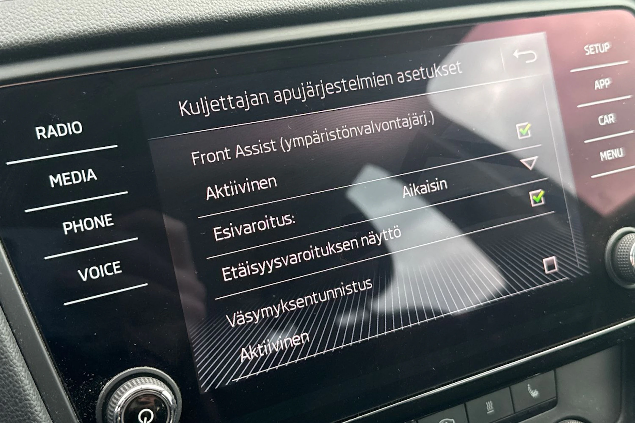 sininen Skoda Octavia 2019 kuva 22.