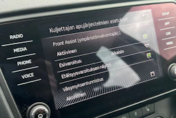 sininen Skoda Octavia 2019 kuva 22.