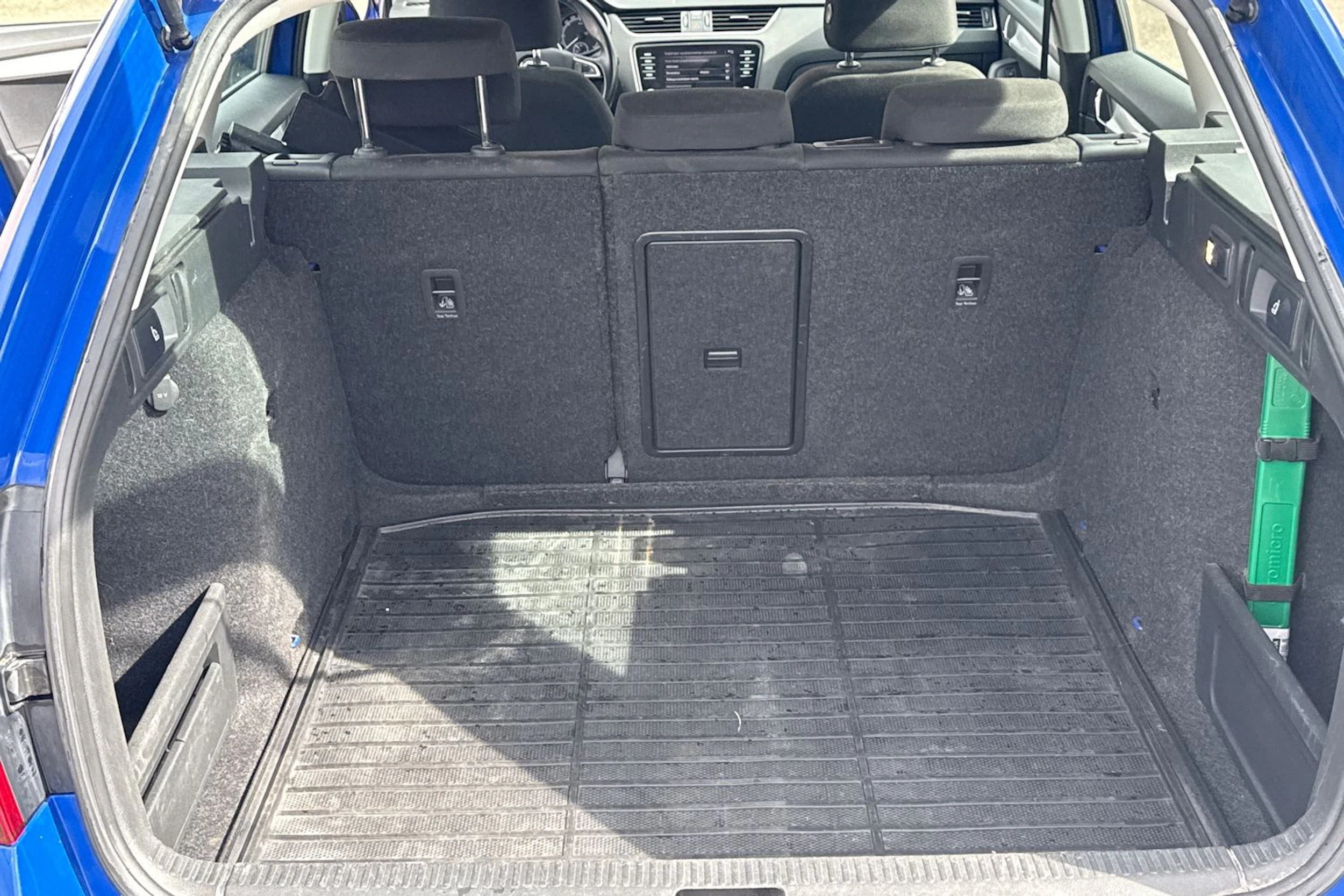 sininen Skoda Octavia 2019 kuva 23.