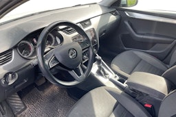 valkoinen Skoda Octavia 2019 kuva 3.