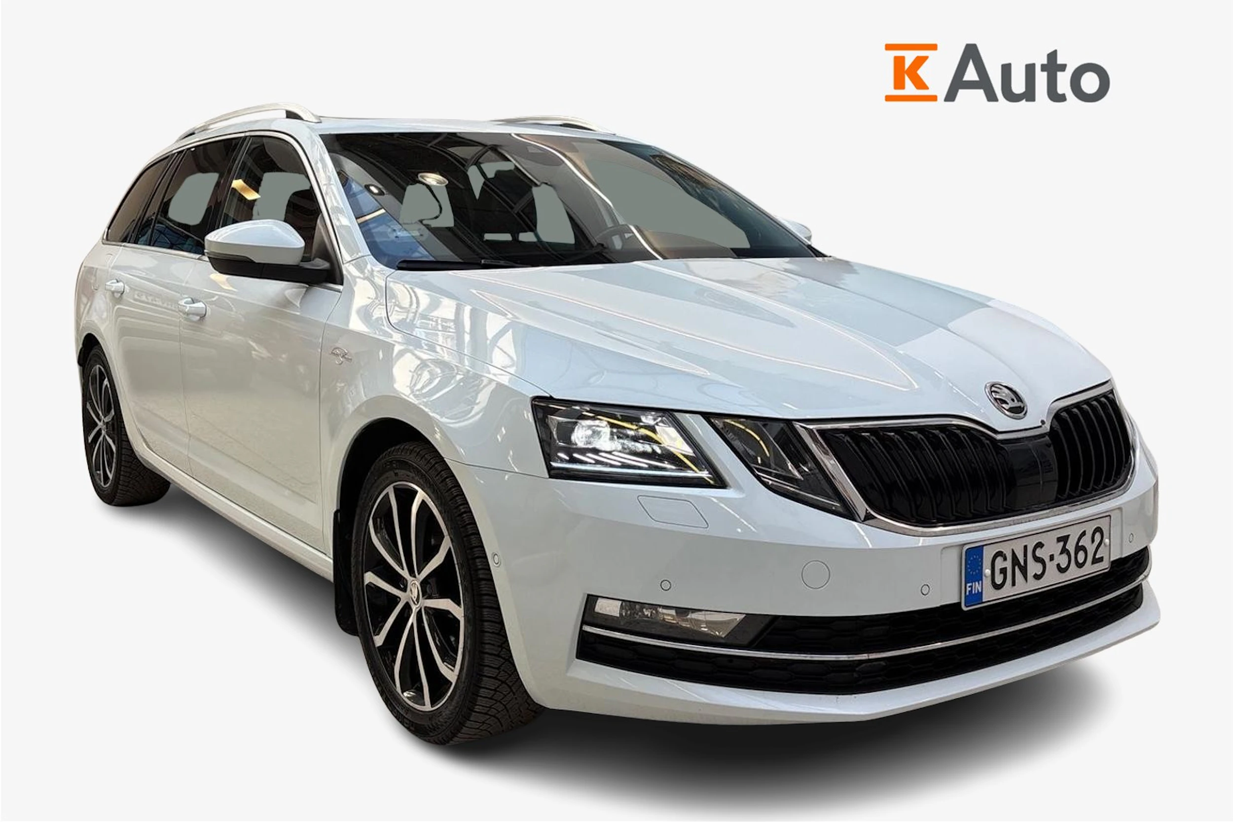 valkoinen Skoda Octavia 2020 kuva 1.