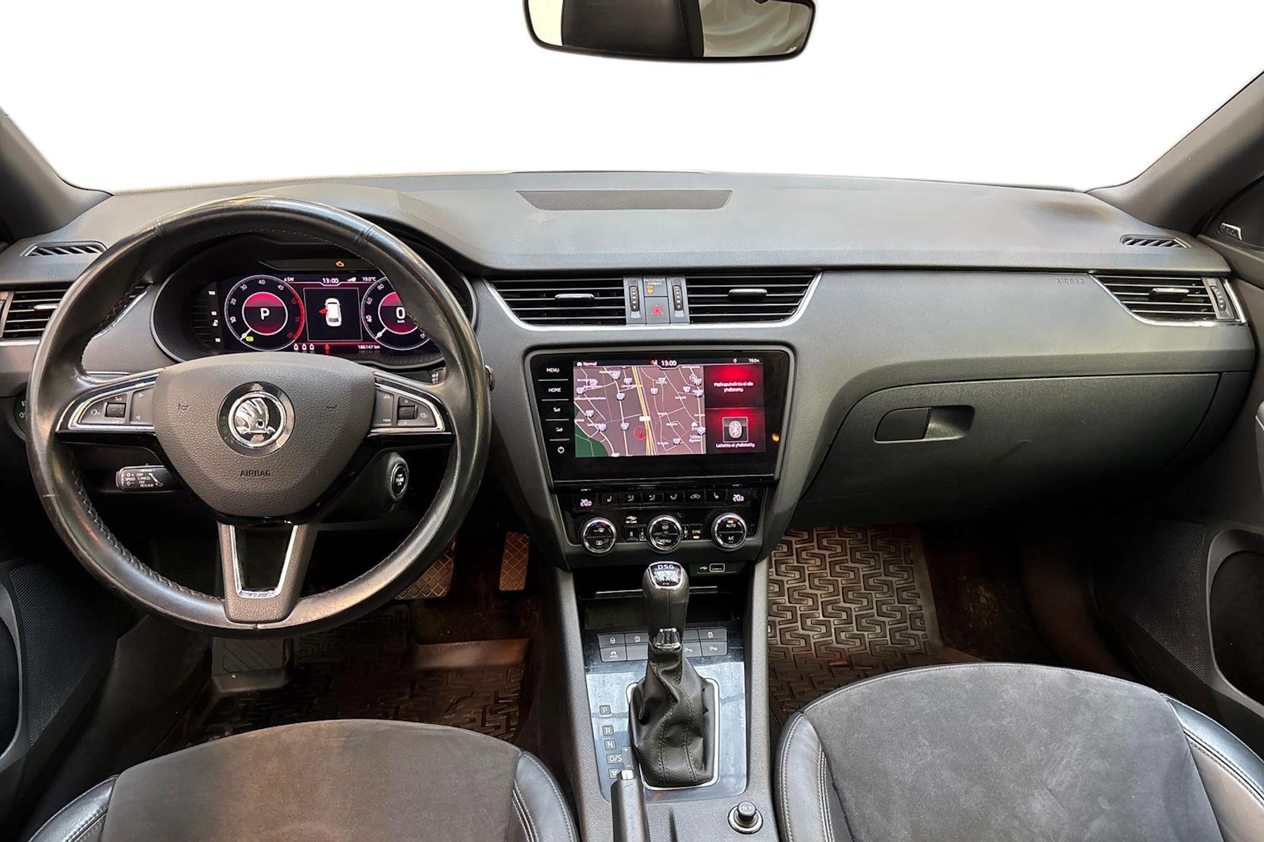 valkoinen Skoda Octavia 2020 kuva 7.