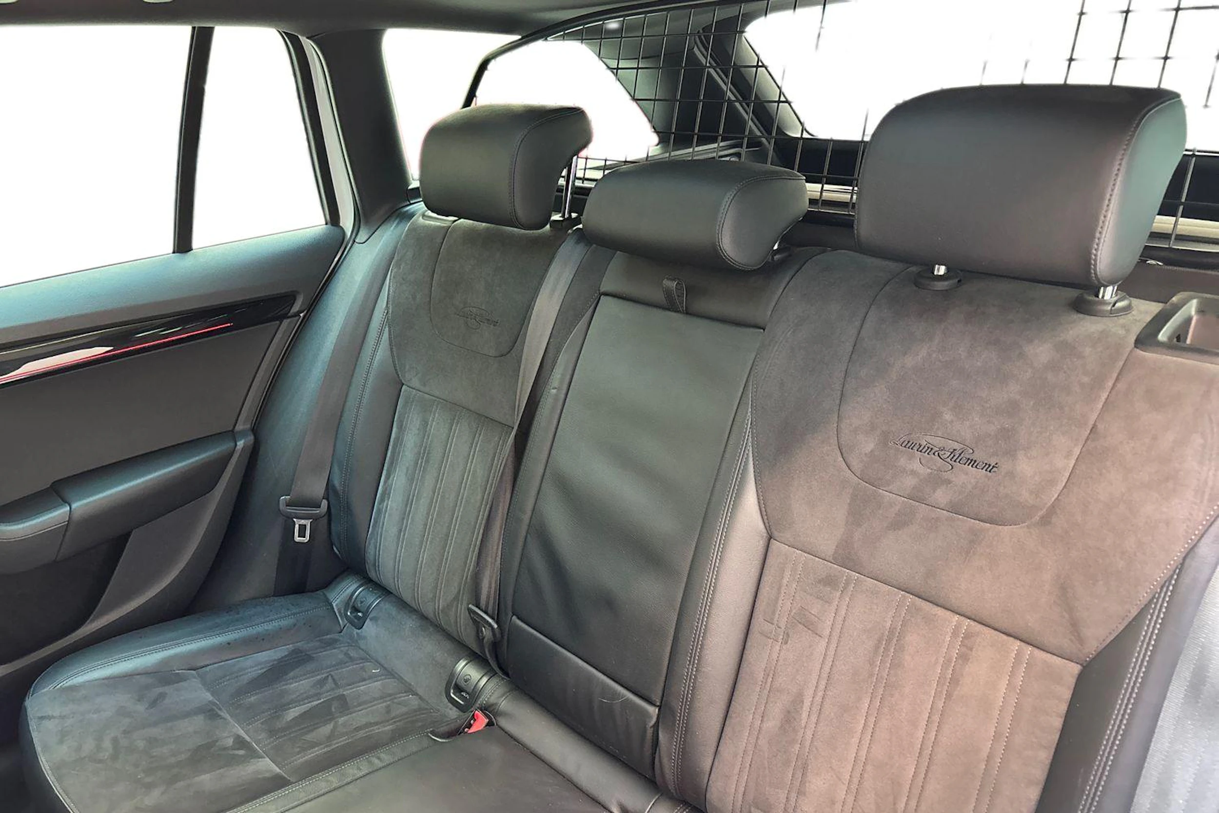 valkoinen Skoda Octavia 2020 kuva 8.