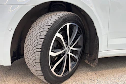 valkoinen Skoda Octavia 2020 kuva 10.