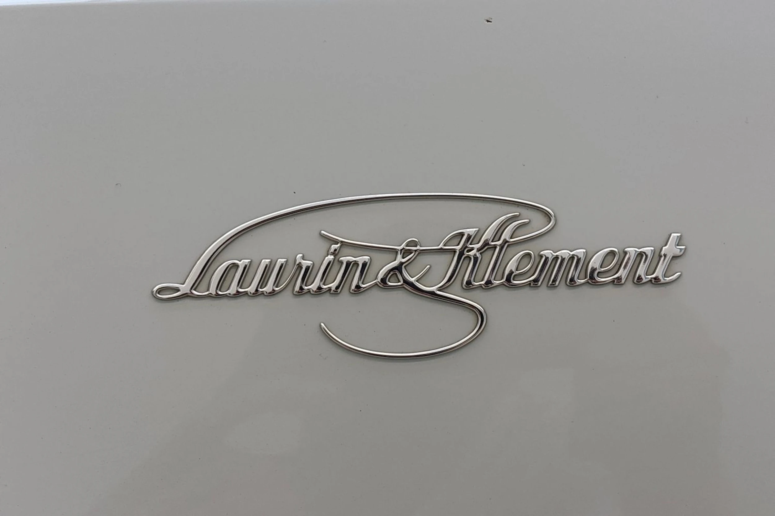 valkoinen Skoda Octavia 2020 kuva 11.