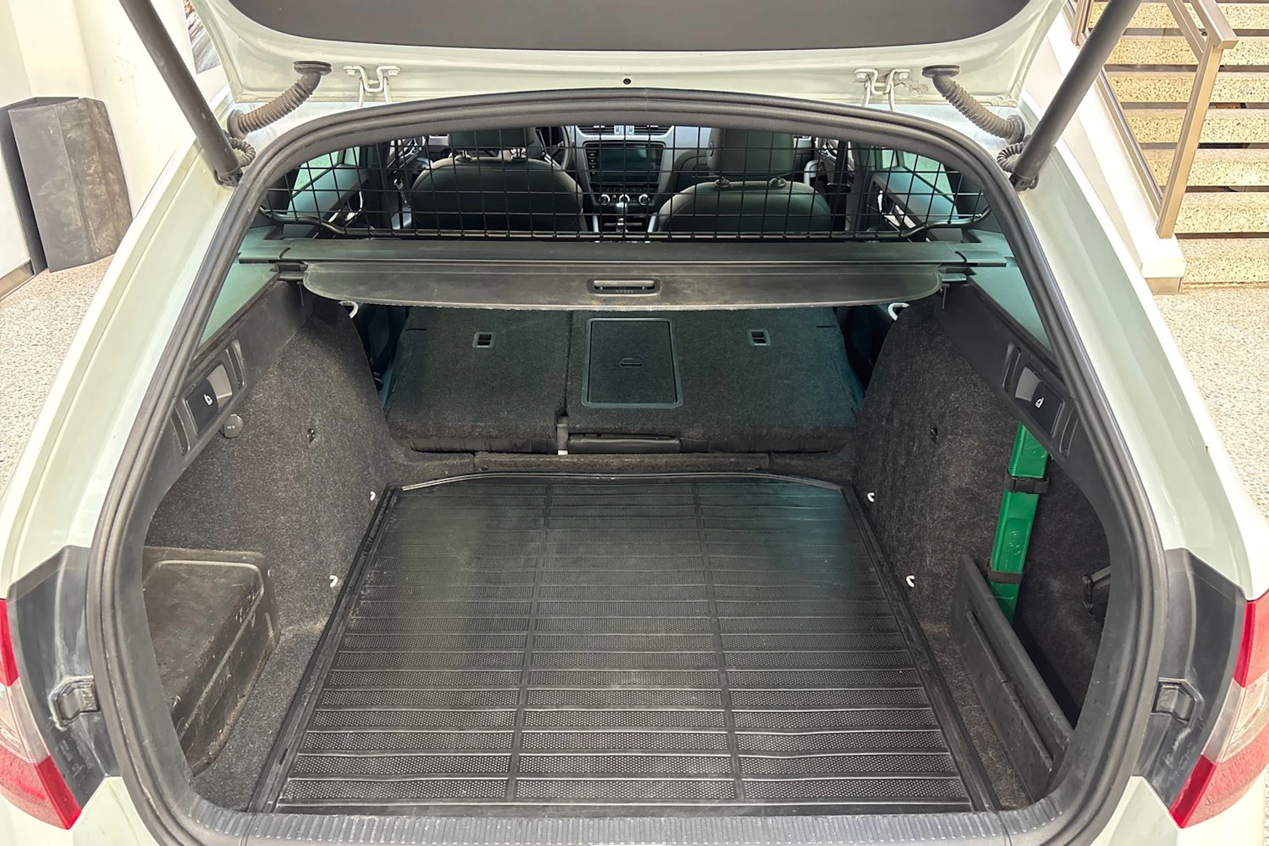 valkoinen Skoda Octavia 2020 kuva 13.