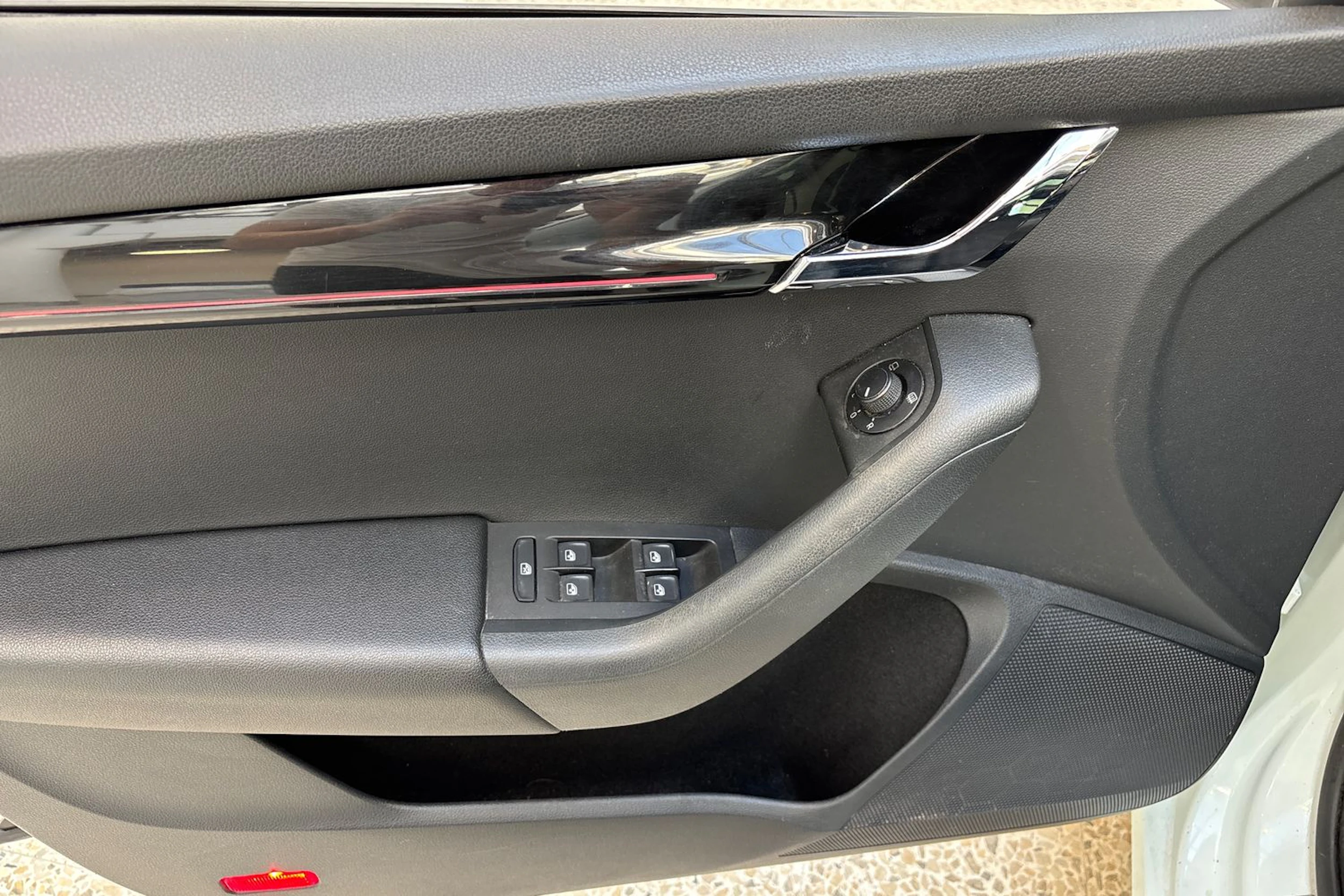 valkoinen Skoda Octavia 2020 kuva 17.