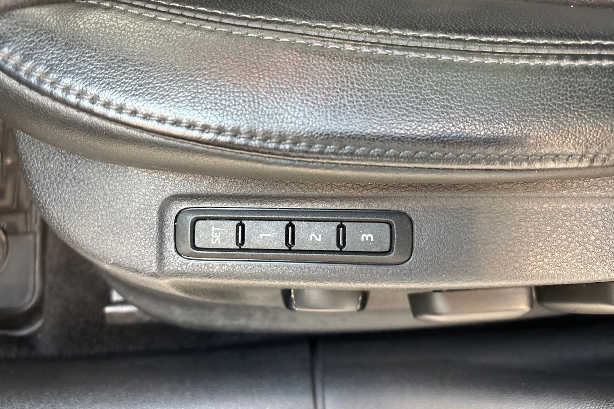 valkoinen Skoda Octavia 2020 kuva 19.