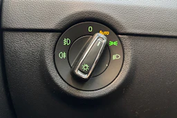 valkoinen Skoda Octavia 2020 kuva 20.