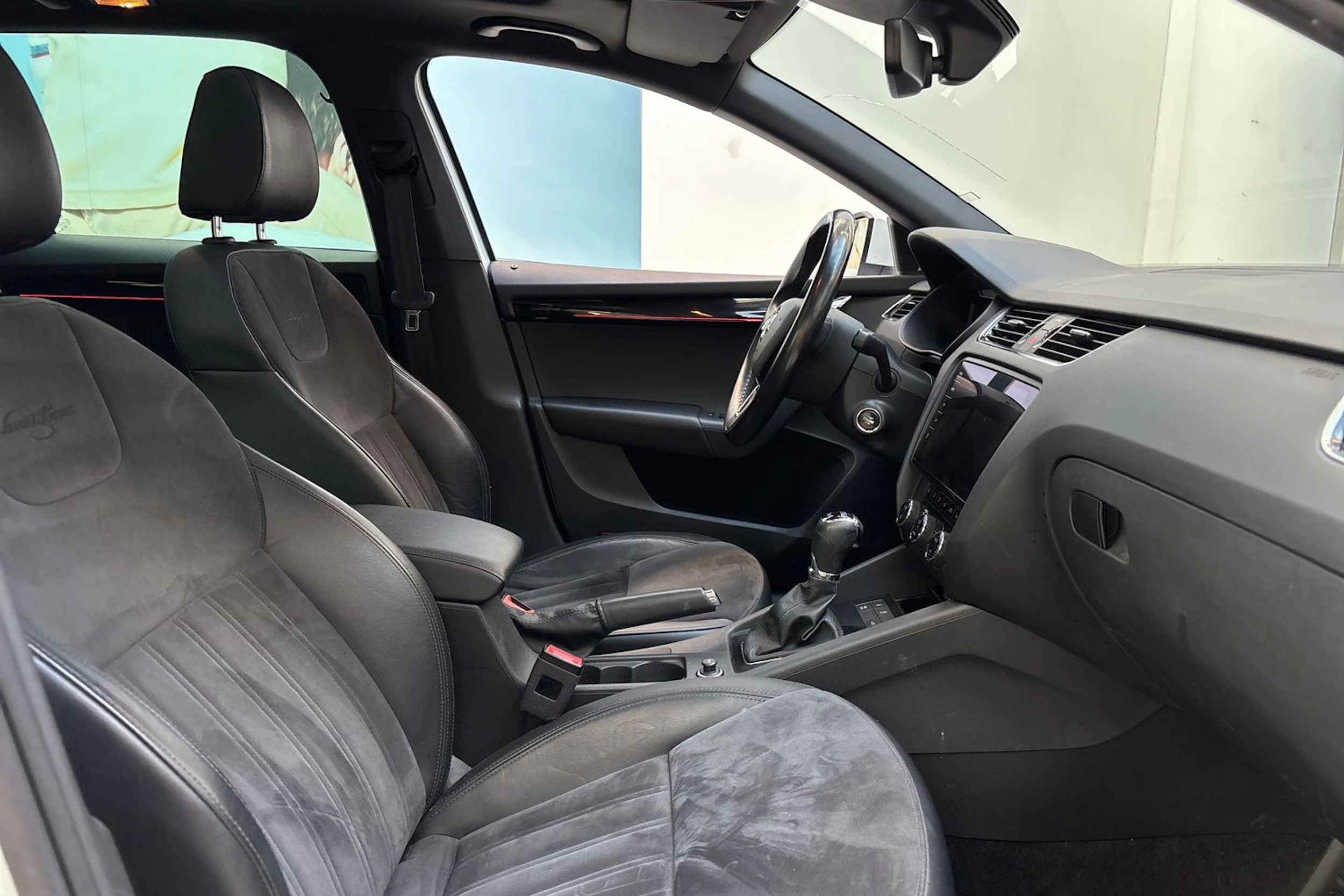 valkoinen Skoda Octavia 2020 kuva 24.