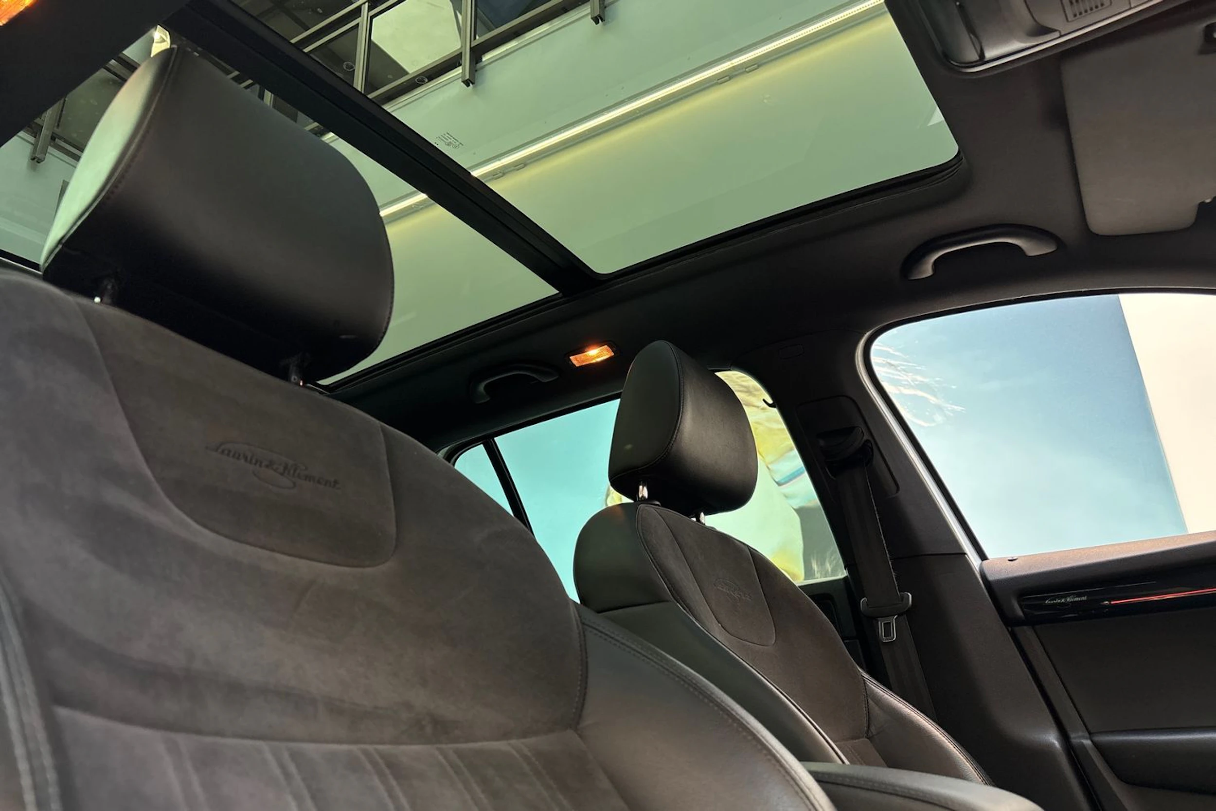 valkoinen Skoda Octavia 2020 kuva 25.