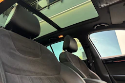 valkoinen Skoda Octavia 2020 kuva 25.