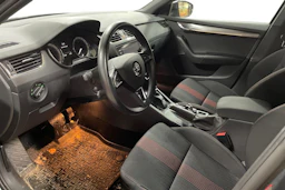 harmaa Skoda Octavia 2019 kuva 3.