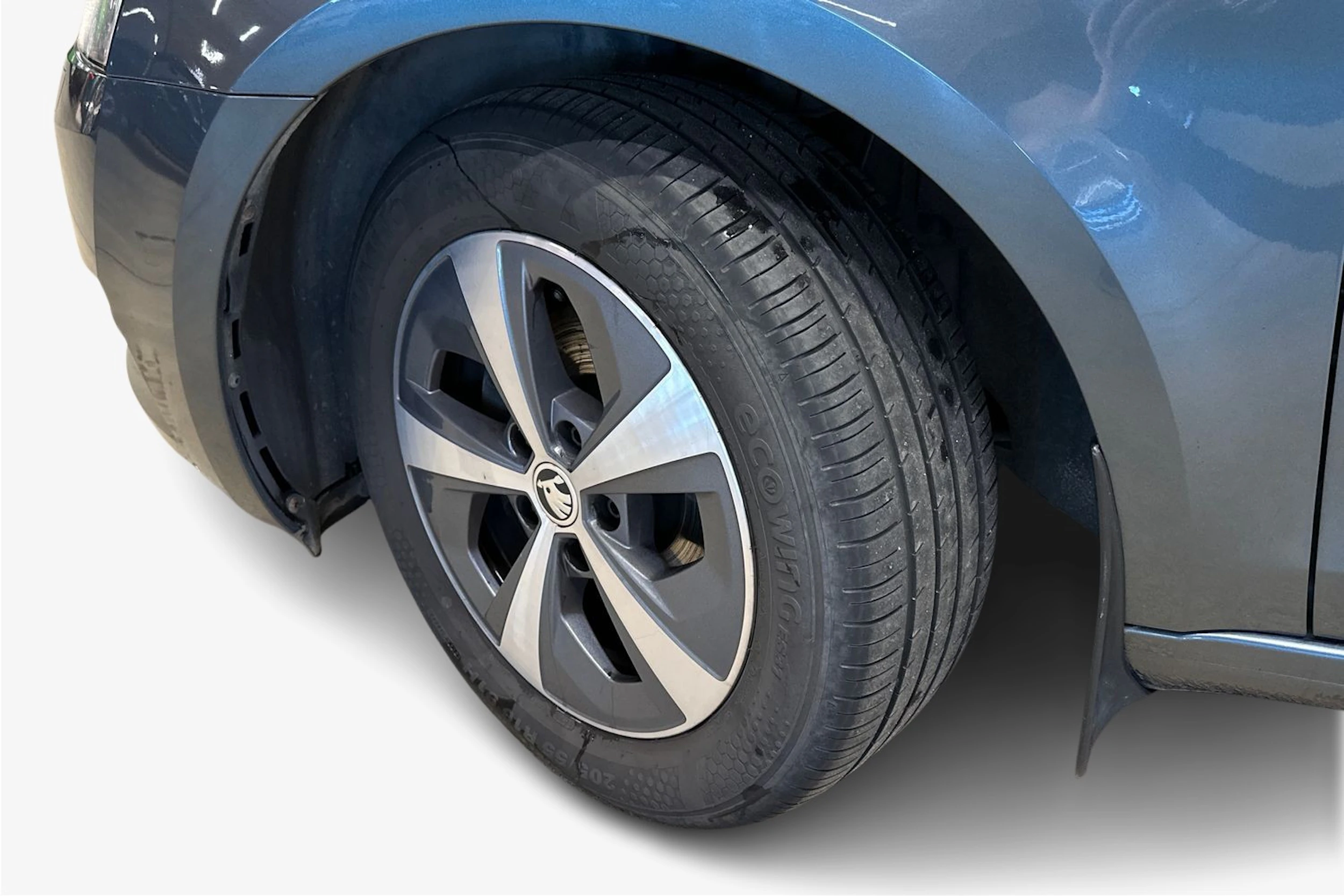 harmaa Skoda Octavia 2019 kuva 9.