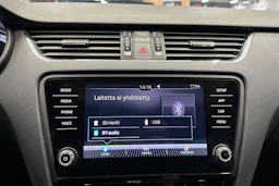 harmaa Skoda Octavia 2019 kuva 14.
