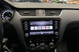 harmaa Skoda Octavia 2019 kuva 16.