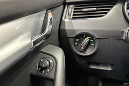 harmaa Skoda Octavia 2019 kuva 21.