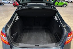 harmaa Skoda Octavia 2019 kuva 23.