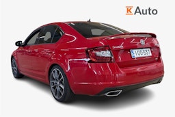 punainen Skoda Octavia 2019 kuva 2.