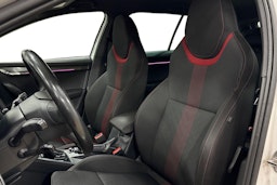 Valkoinen Skoda OCTAVIA 2019 kuva 10.