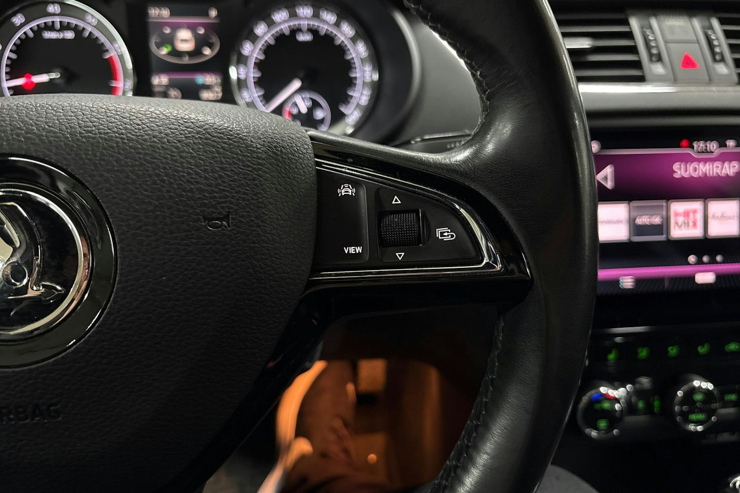 Valkoinen Skoda OCTAVIA 2019 kuva 18.