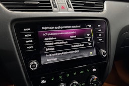 Valkoinen Skoda OCTAVIA 2019 kuva 21.