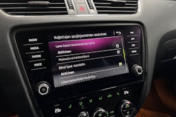 Valkoinen Skoda OCTAVIA 2019 kuva 22.