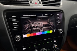 Valkoinen Skoda OCTAVIA 2019 kuva 24.