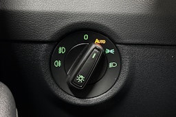 Valkoinen Skoda OCTAVIA 2019 kuva 30.