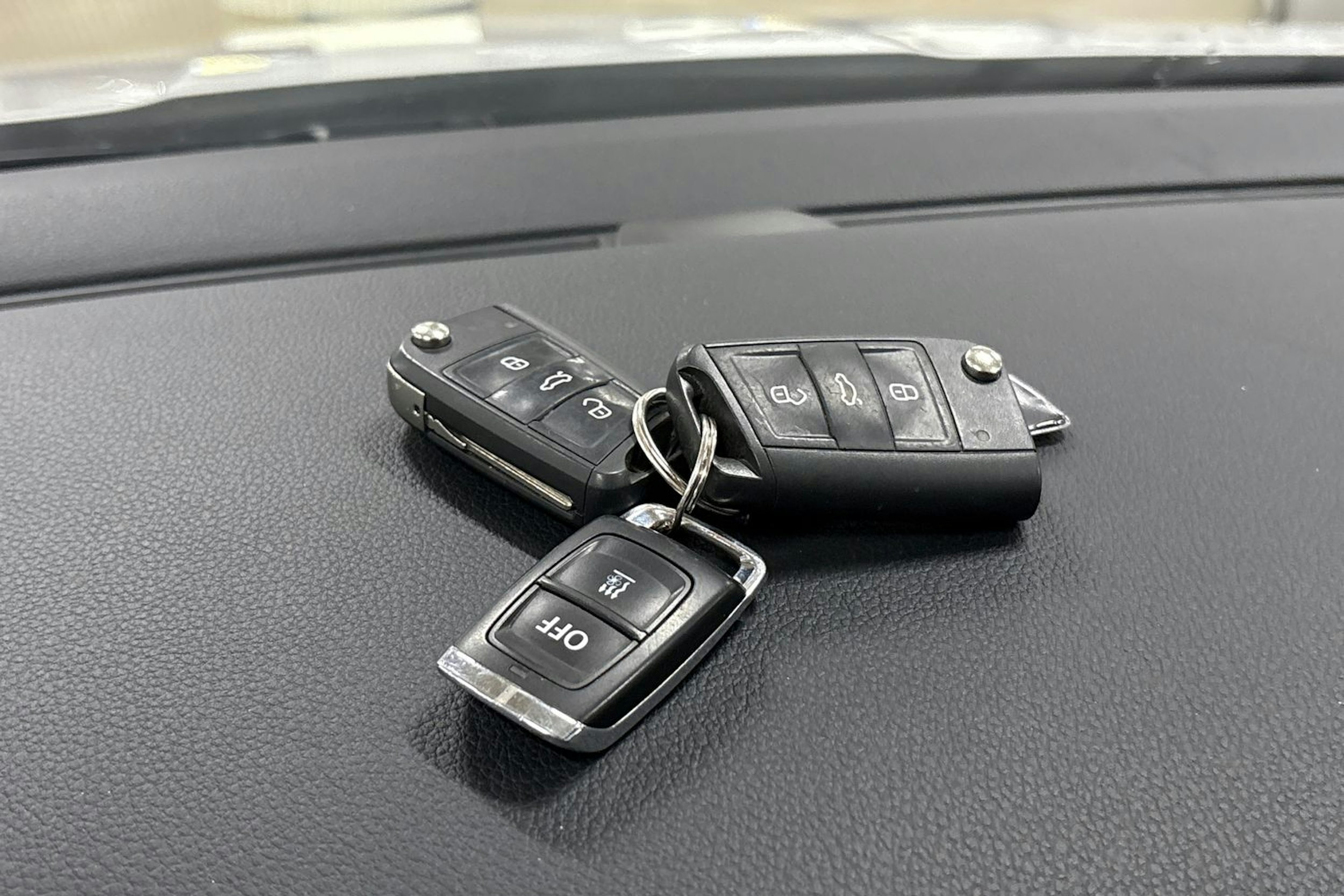 Valkoinen Skoda OCTAVIA 2019 kuva 36.