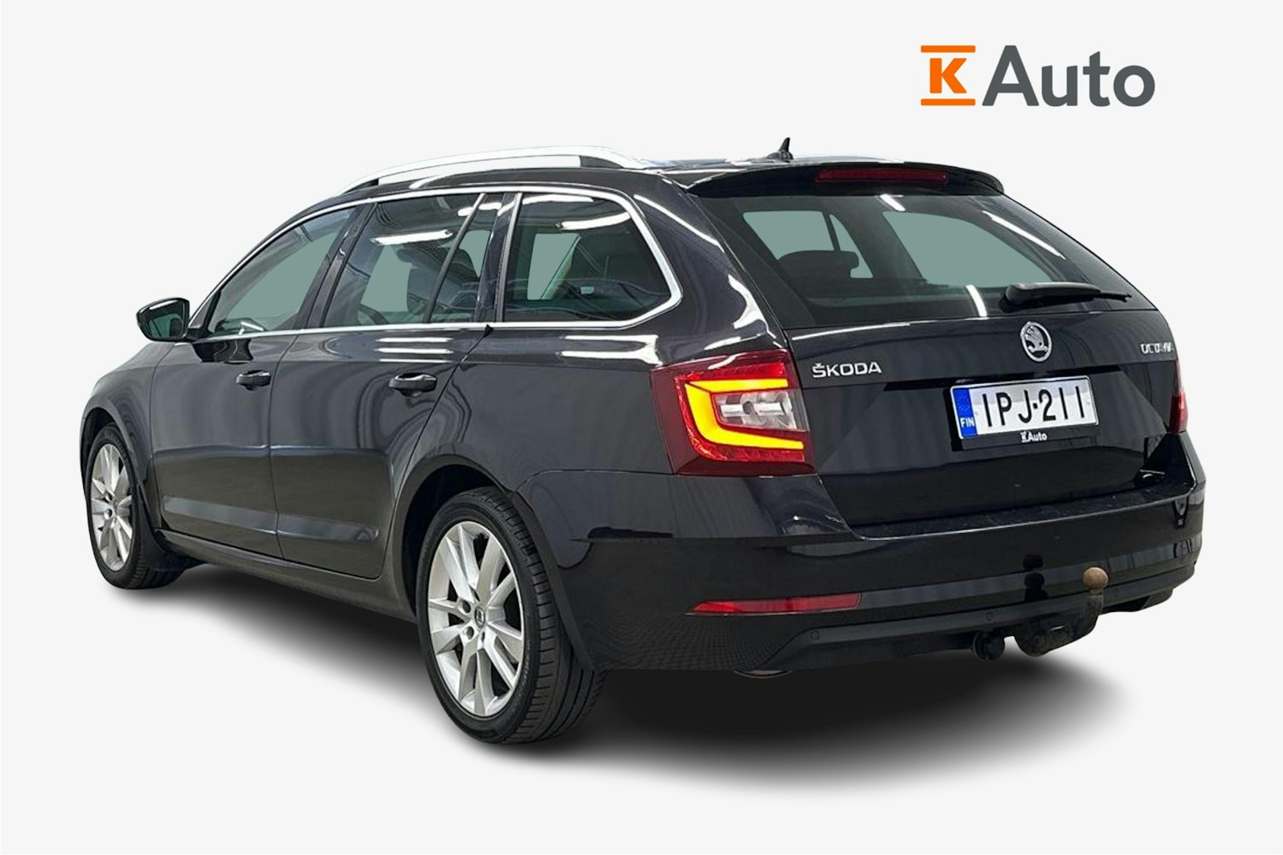 musta Skoda Octavia 2019 kuva 2.