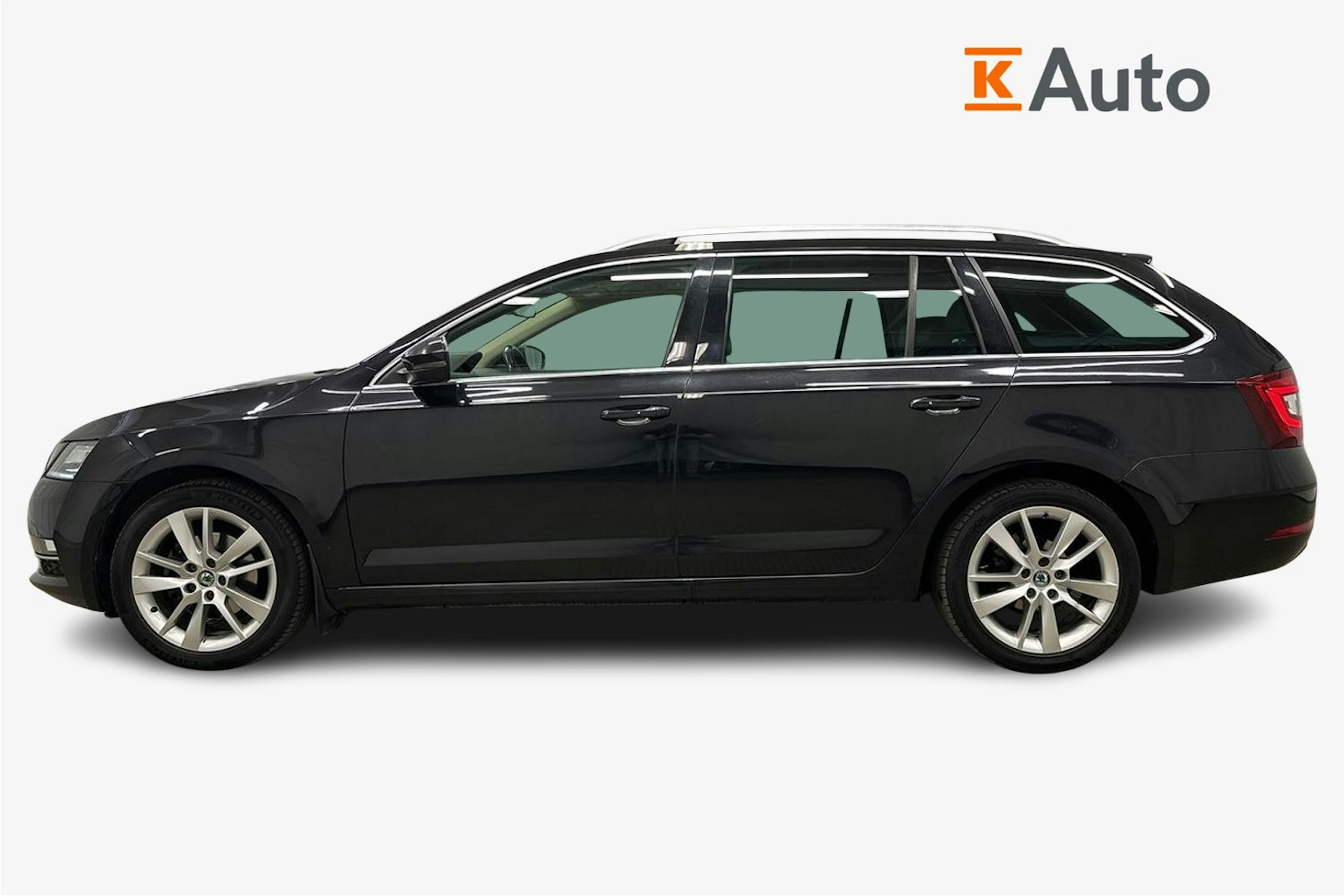 musta Skoda Octavia 2019 kuva 6.