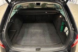 musta Skoda Octavia 2019 kuva 14.