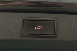 musta Skoda Octavia 2019 kuva 15.