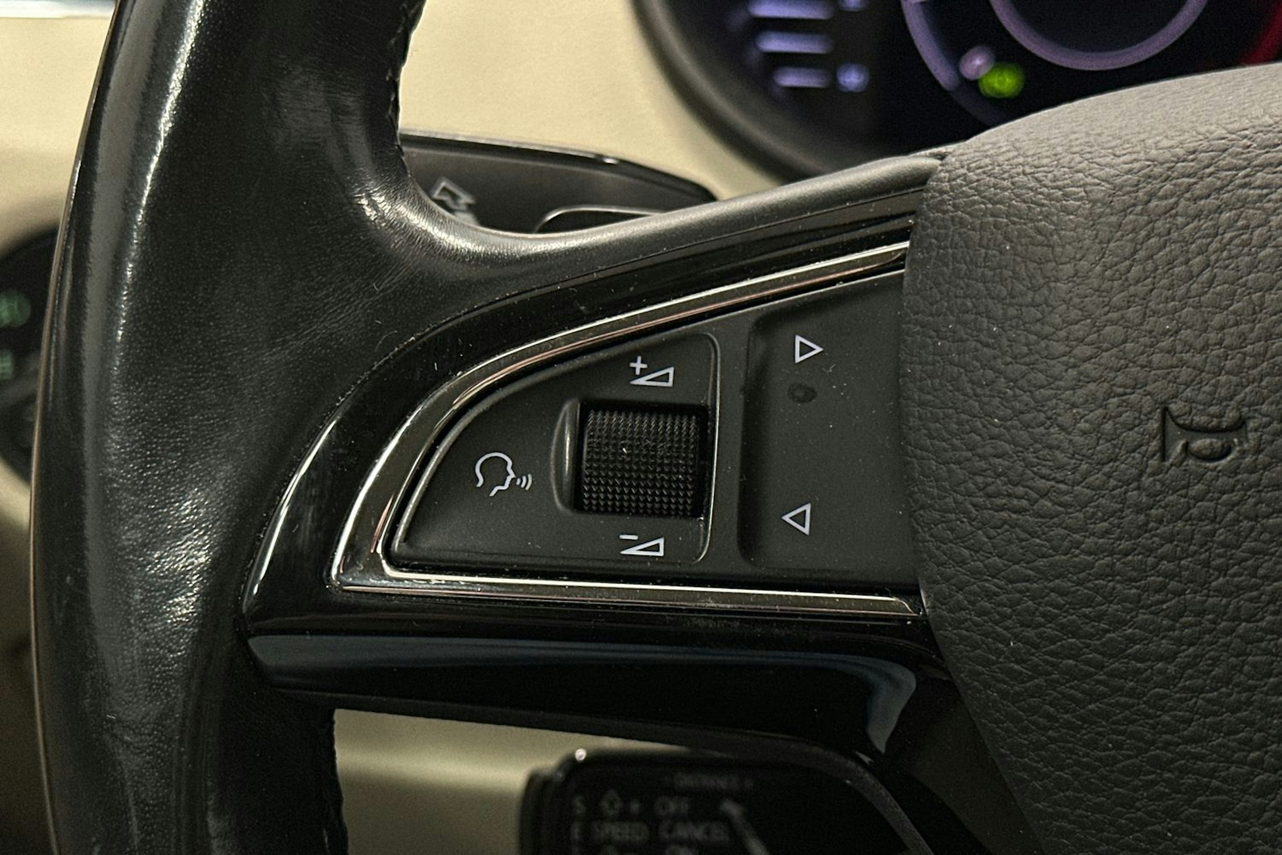 musta Skoda Octavia 2019 kuva 19.