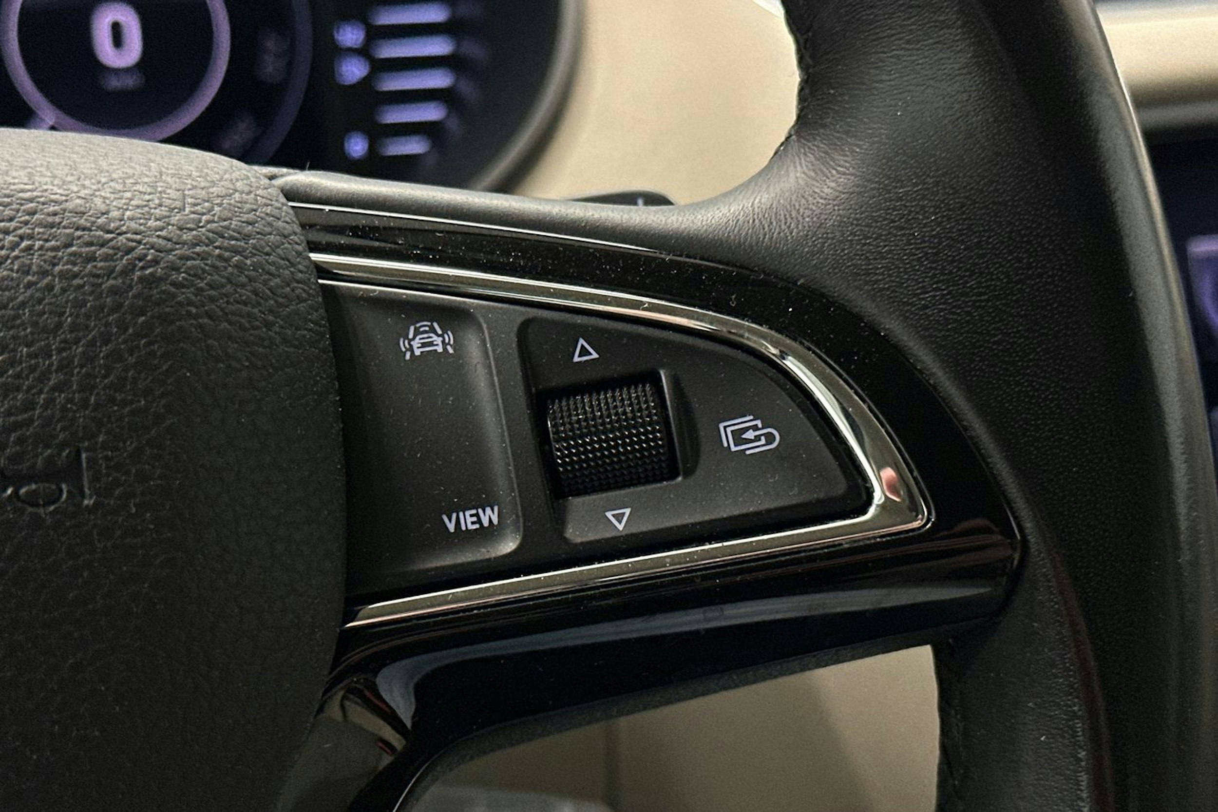 musta Skoda Octavia 2019 kuva 20.