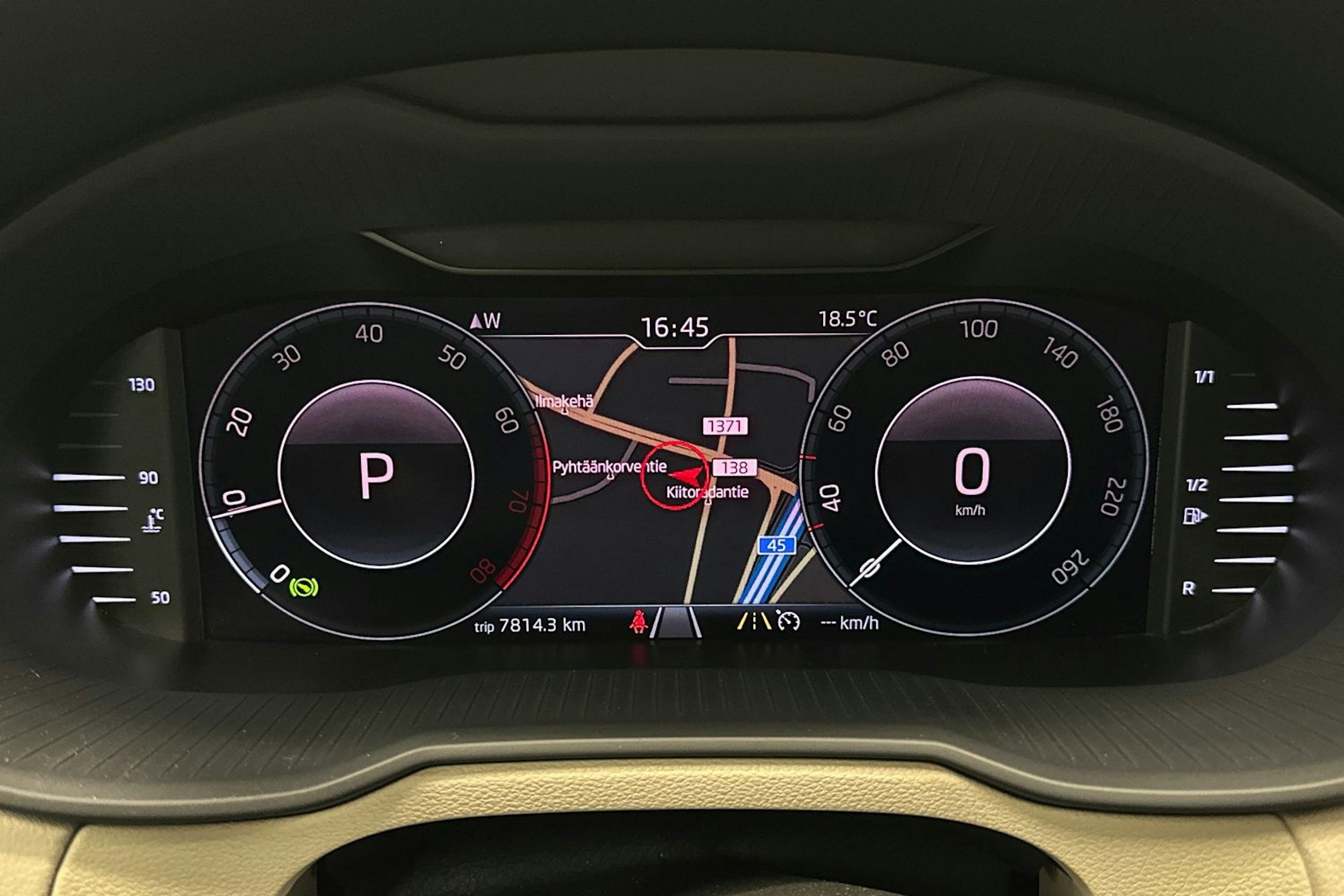 musta Skoda Octavia 2019 kuva 22.