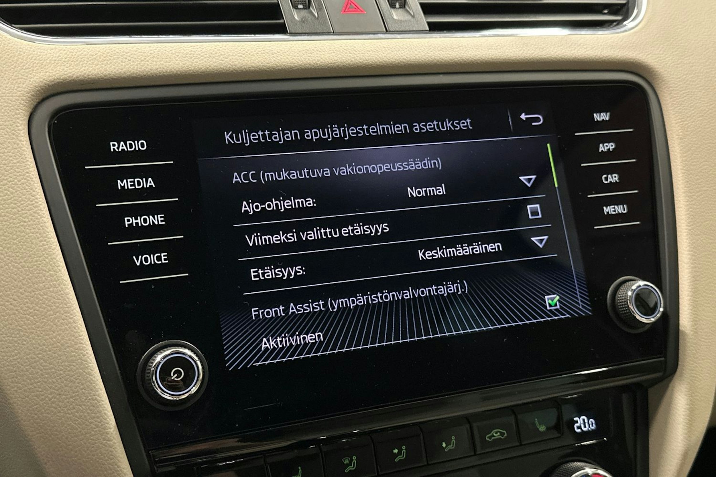 musta Skoda Octavia 2019 kuva 25.