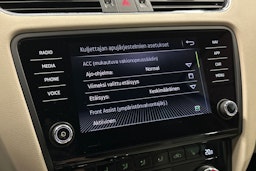 musta Skoda Octavia 2019 kuva 25.
