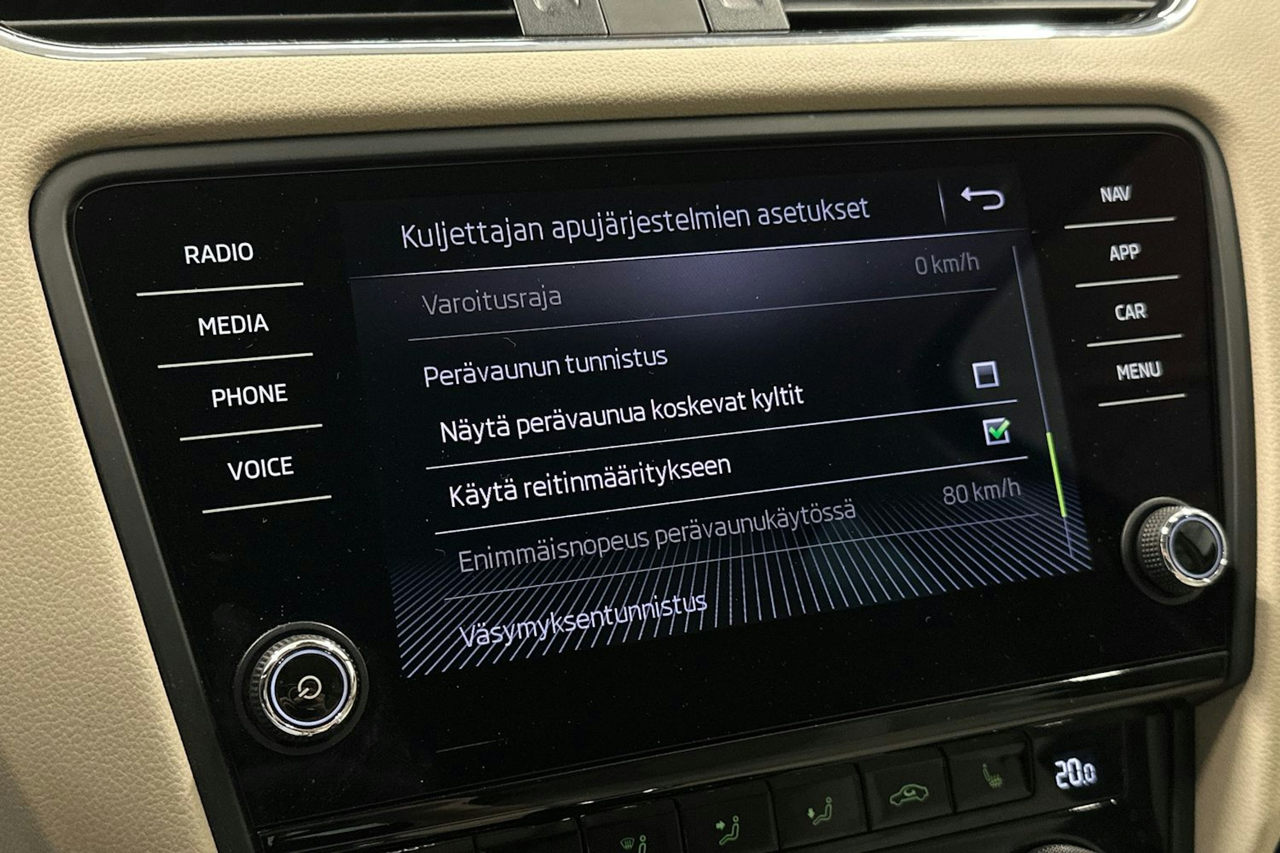 musta Skoda Octavia 2019 kuva 28.