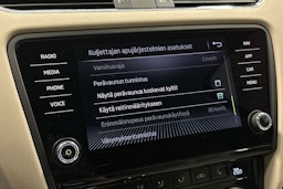 musta Skoda Octavia 2019 kuva 28.
