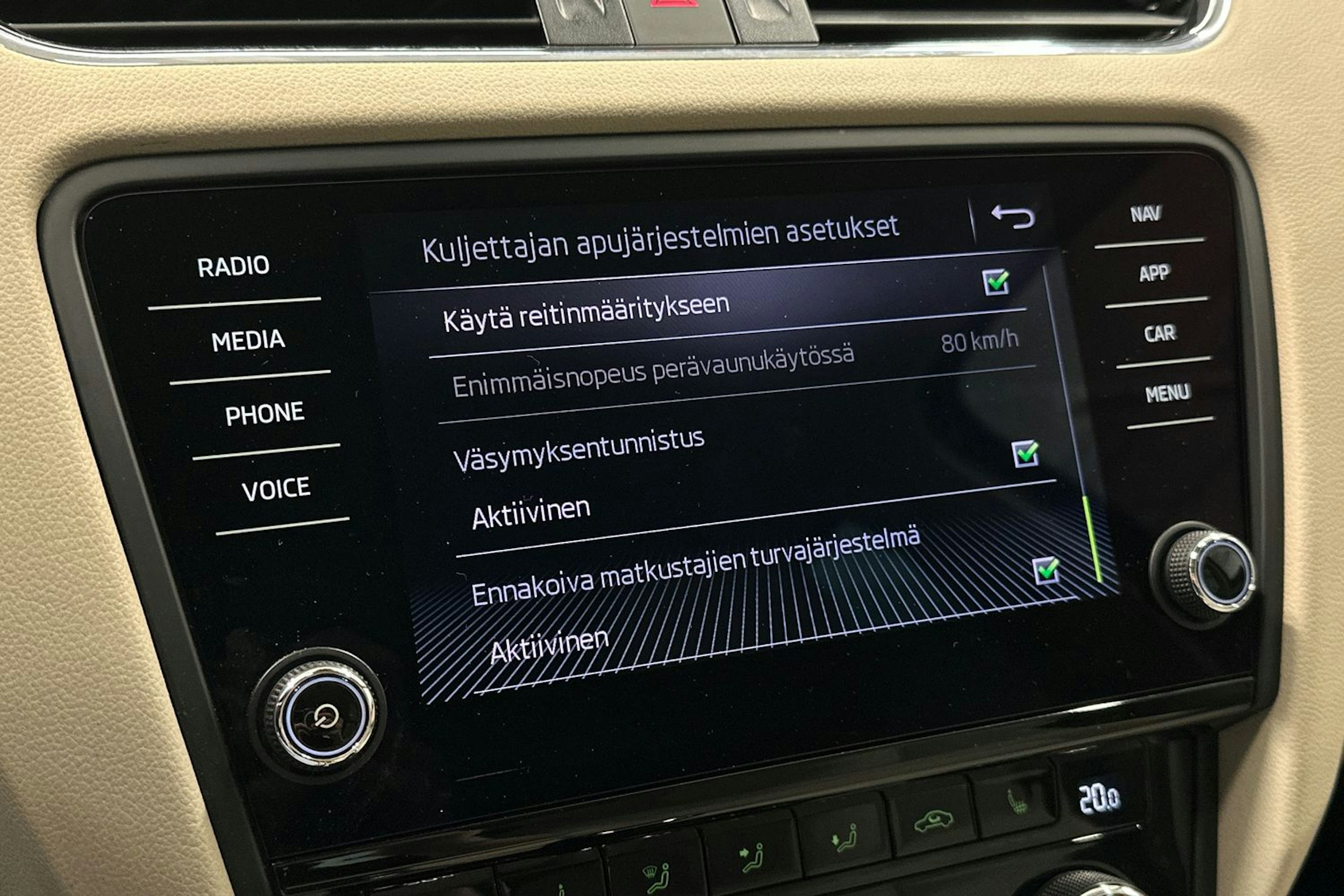 musta Skoda Octavia 2019 kuva 29.