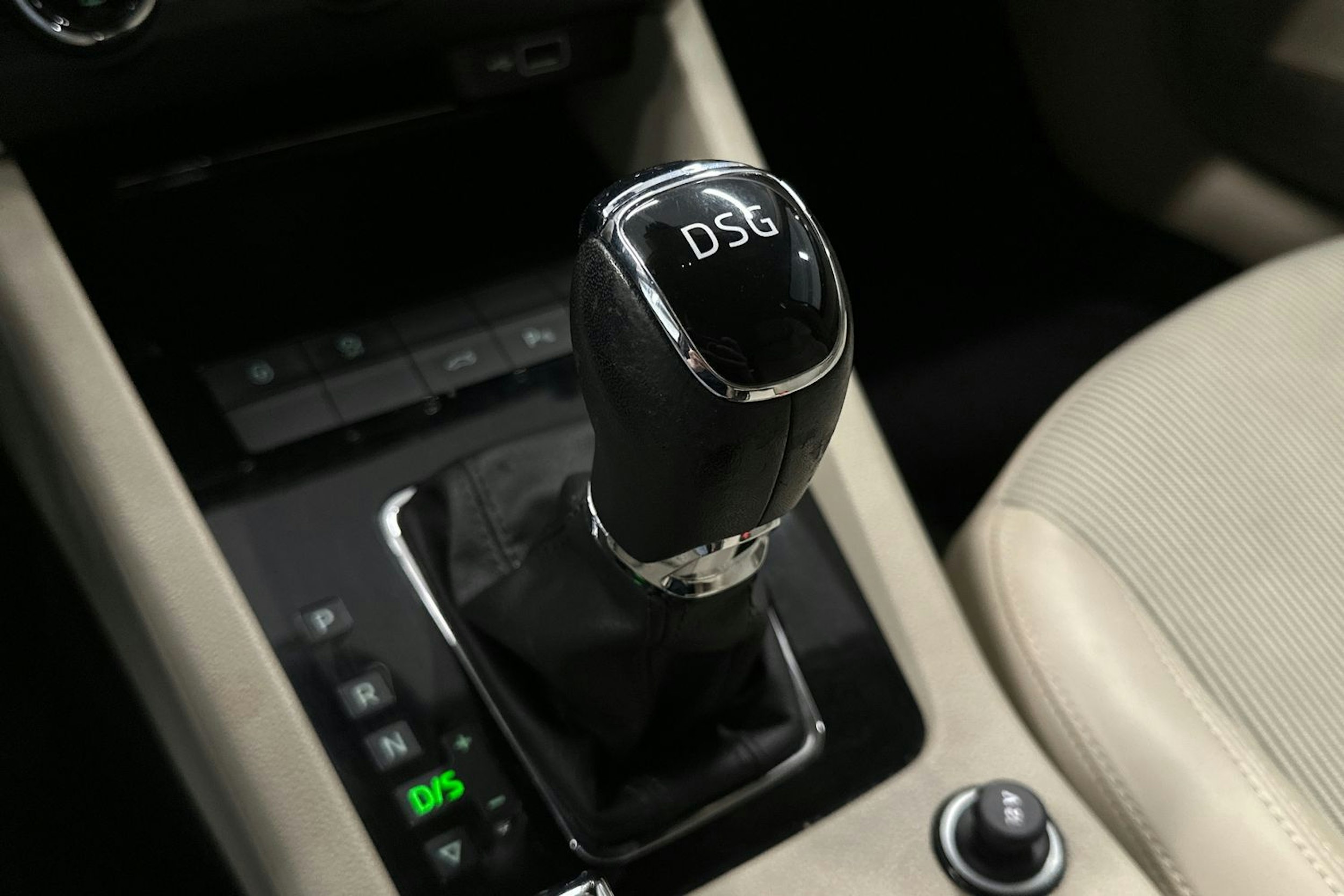 musta Skoda Octavia 2019 kuva 33.