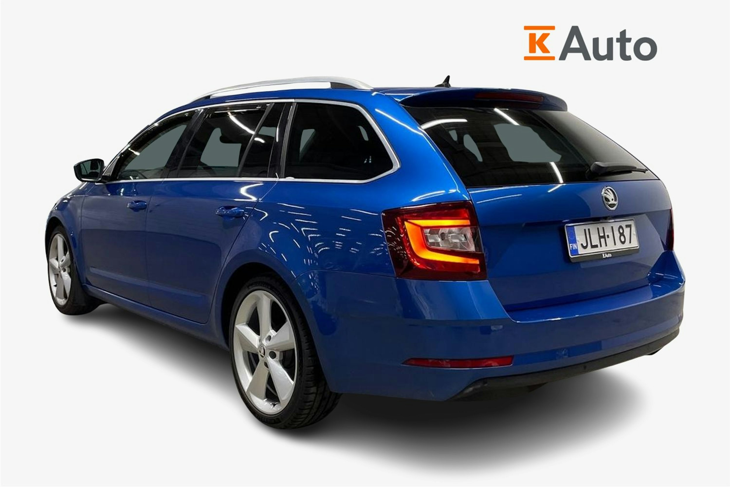 sininen Skoda Octavia 2020 kuva 2.