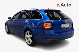 sininen Skoda Octavia 2020 kuva 2.