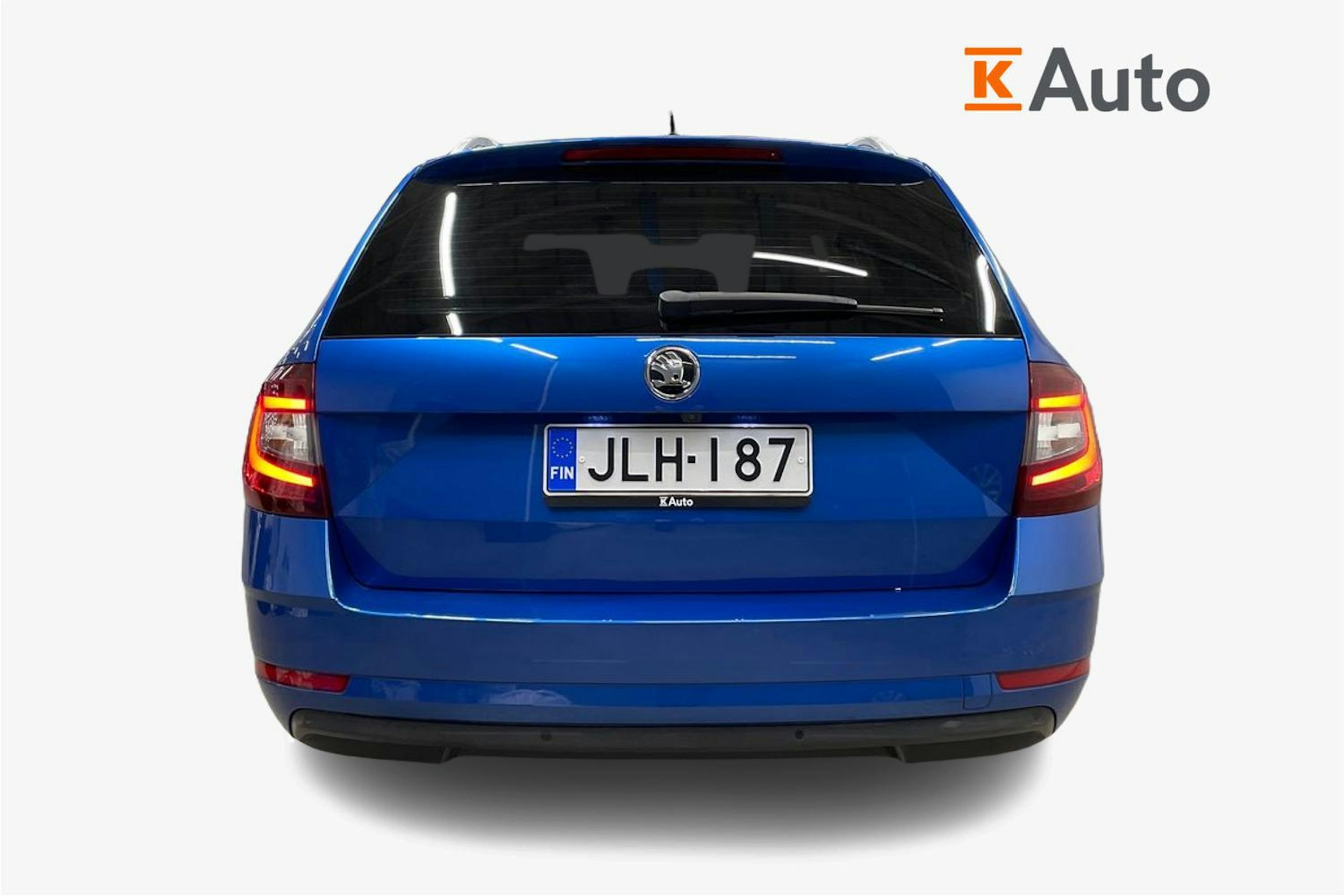 sininen Skoda Octavia 2020 kuva 3.