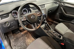 sininen Skoda Octavia 2020 kuva 7.